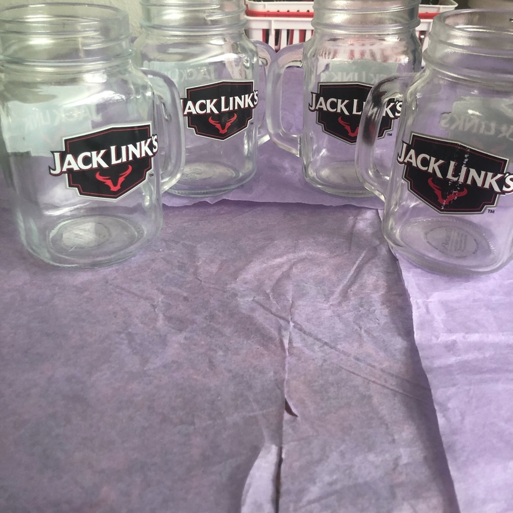 No longer available, sorry. Having issues deleting listing. Thank you